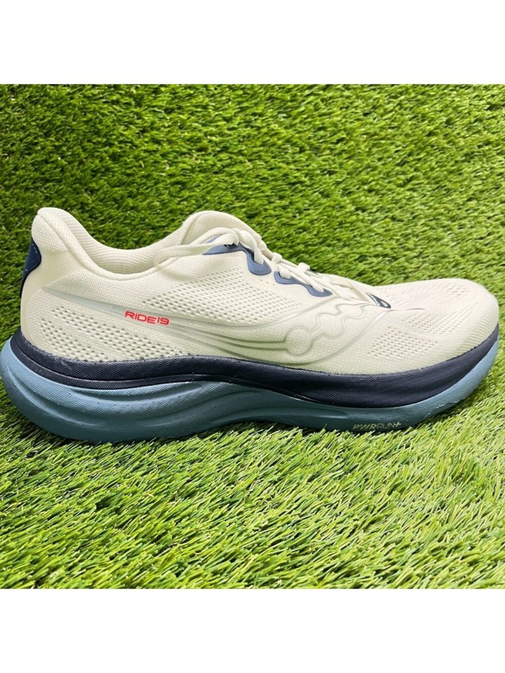 Saucony Ride 19 Mens Size 13E Ivory Blue Athletic Running Walking Shoes Sneakers